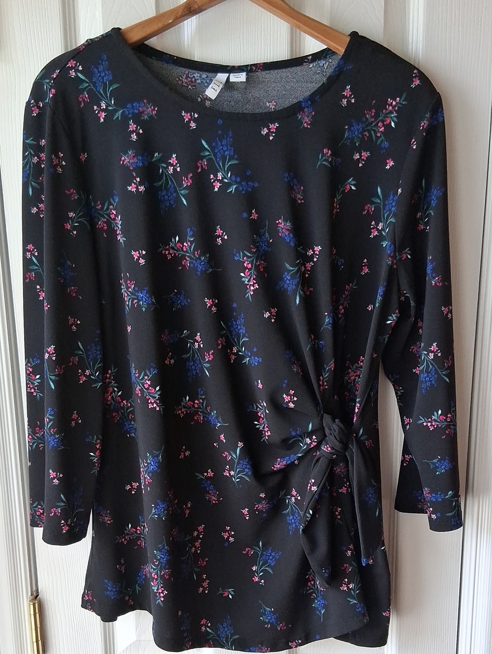 ELLE Black Floral Tie-Front Tunic Top
